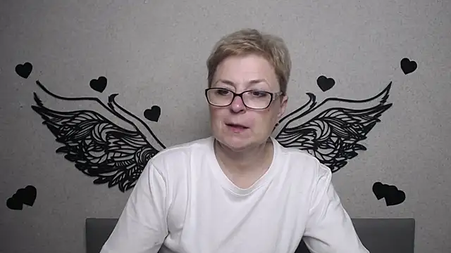 Snapshot of EmiliaGree chatting on May 31, 5:20 pm EmiliaGree online show from May 31, 5:20 pm