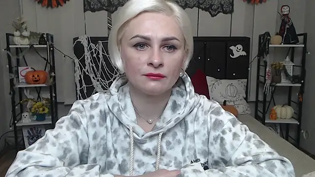 OliviaHorst online show from November 2, 6:10 pm