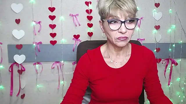 Snapshot of EllaBonito chatting on January 31, 6:24 am EllaBonito online show from January 31, 6:24 am