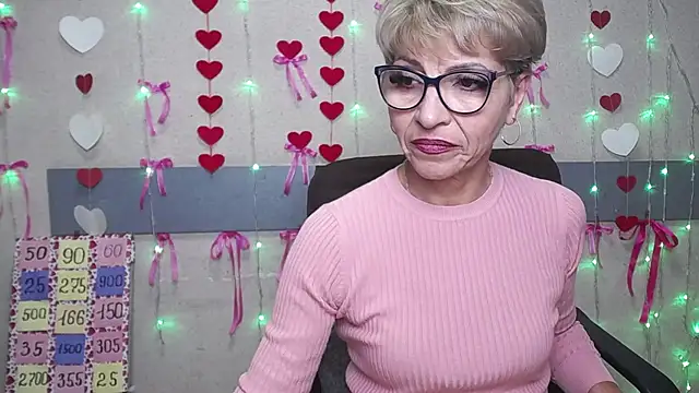 Snapshot of EllaBonito chatting on February 24, 9:43 am EllaBonito online show from February 24, 9:43 am