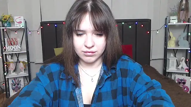 LauraHlot online show from February 10, 6:24 pm