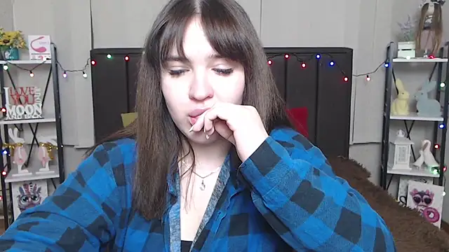 LauraHlot online show from February 10, 9:47 pm