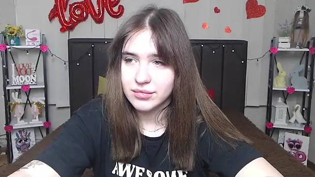 LauraHlot online show from February 17, 9:30 pm