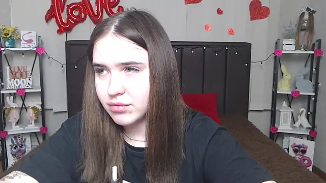 LauraHlot online show from February 18, 4:04 am