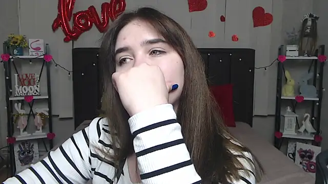 LauraHlot online show from March 8, 4:06 pm