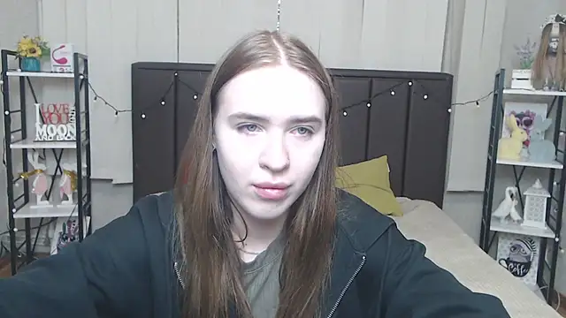 LauraHlot online show from September 16, 6:20 pm