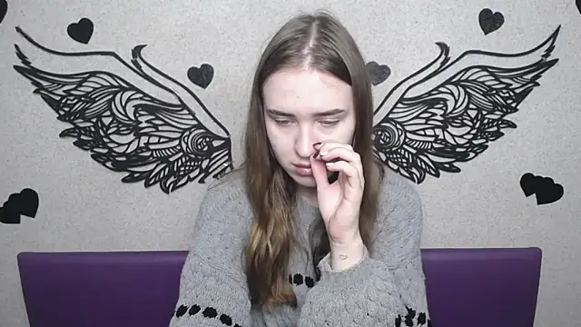 LauraHlot online show from October 5, 5:39 am