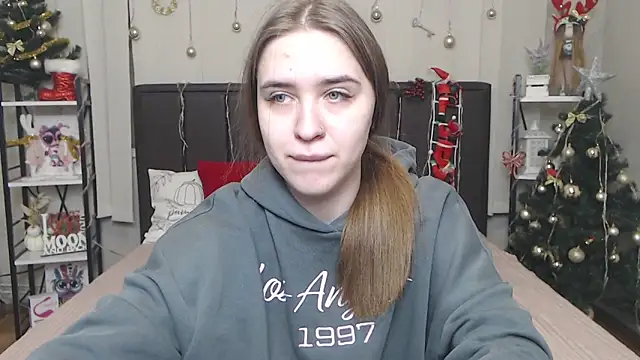 LauraHlot online show from January 5, 6:22 pm