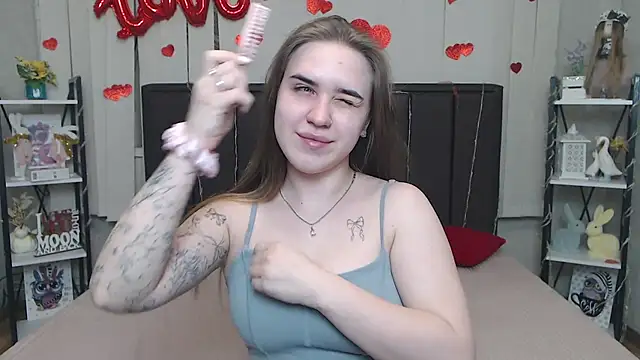 LauraHlot online show from April 1, 5:52 am