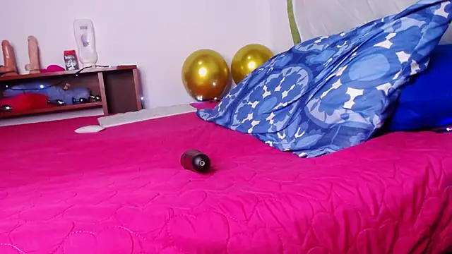 anyaadamss online show from January 26, 5:13 am