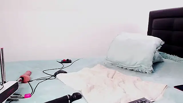 anyaadamss online show from October 25, 12:56 pm