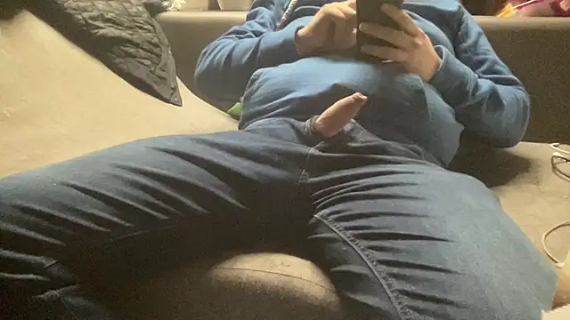 Snapshot of Rauschi00 chatting on January 19, 2:15 am Rauschi00 online show from January 19, 2:15 am