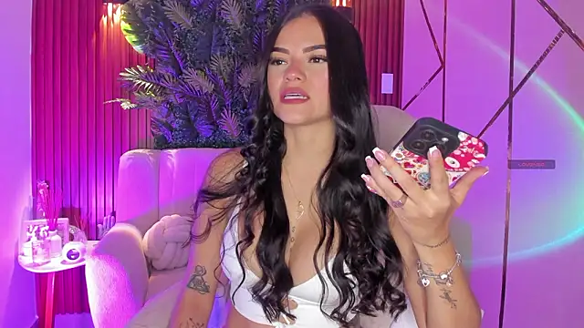 Snapshot of foxxxmegan chatting on February 27, 5:57 pm foxxxmegan online show from February 27, 5:57 pm