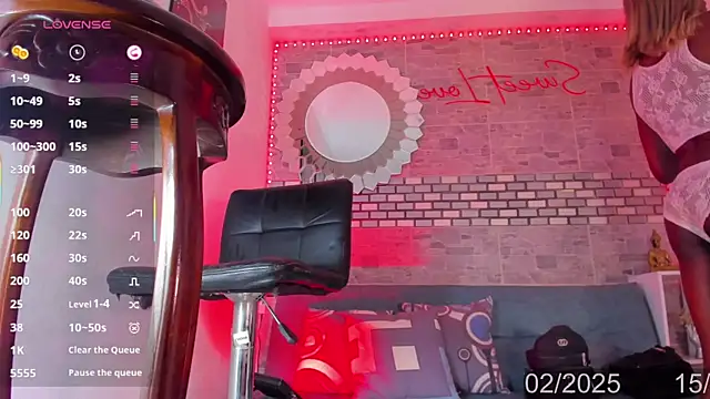 Snapshot of Karla-Ebony chatting on February 15, 9:15 pm Karla-Ebony online show from February 15, 9:15 pm