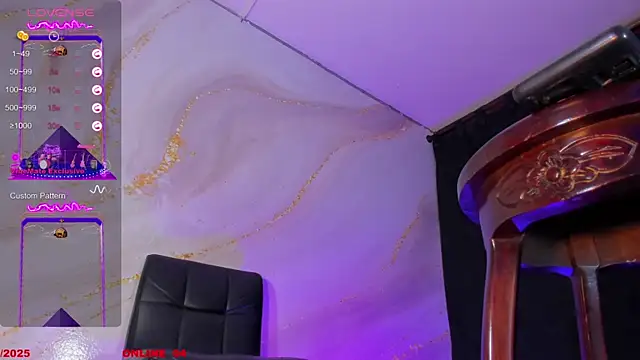 Snapshot of Karla-Ebony chatting on October 4, 4:10 am Karla-Ebony online show from October 4, 4:10 am