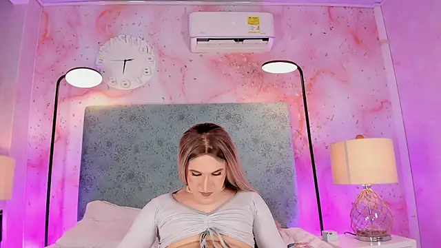 JESSI NAOMI online show from March 19, 5:00 am