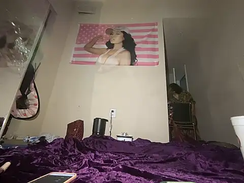 Creolegirl19 online show from April 19, 6:10 pm