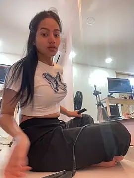 ariel jonees online show from October 28, 4:42 pm