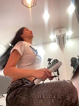 ariel jonees online show from December 19, 4:36 pm