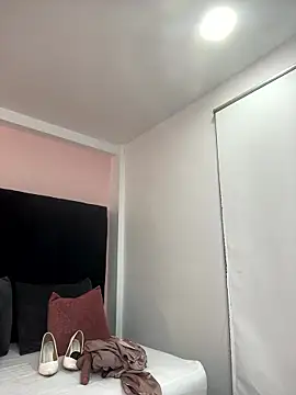 ariel jonees online show from January 13, 8:36 pm