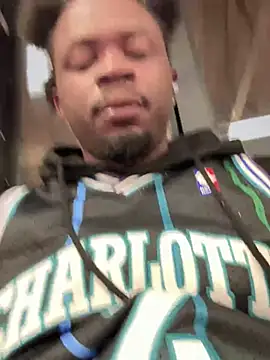 Snapshot of MobyDxck chatting on December 9, 10:43 am MobyDxck online show from December 9, 10:43 am