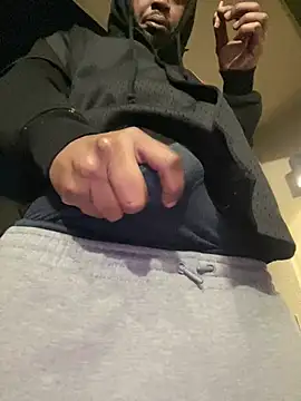 Snapshot of MobyDxck chatting on December 21, 9:23 am MobyDxck online show from December 21, 9:23 am