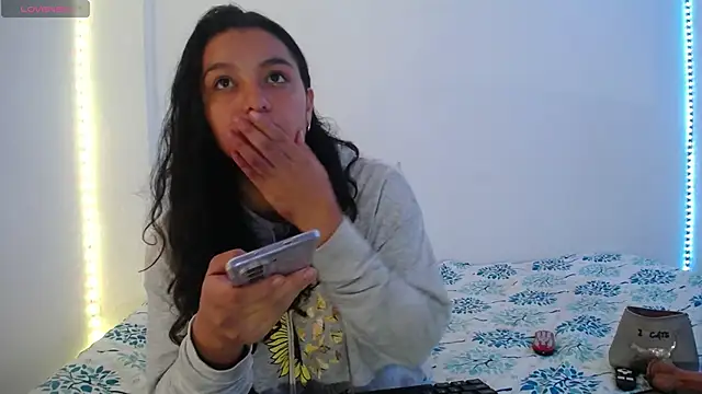 Laurenkenner  online show from February 18, 10:58 pm