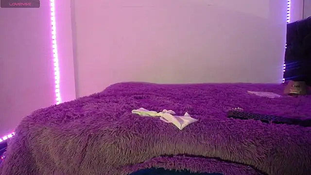 Laurenkenner  online show from October 14, 6:42 pm