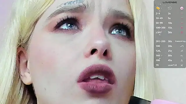 Snapshot of MisssLola chatting on January 31, 4:06 pm MisssLola online show from January 31, 4:06 pm