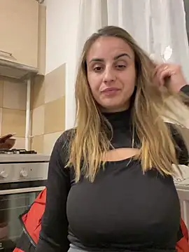 Daisyforyou online show from December 5, 8:22 pm