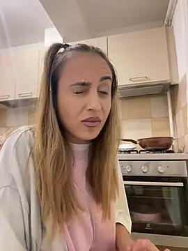 Daisyforyou online show from December 22, 6:59 pm