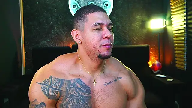 Snapshot of MassimoWalton2 chatting on March 20, 1:48 pm MassimoWalton2 online show from March 20, 1:48 pm