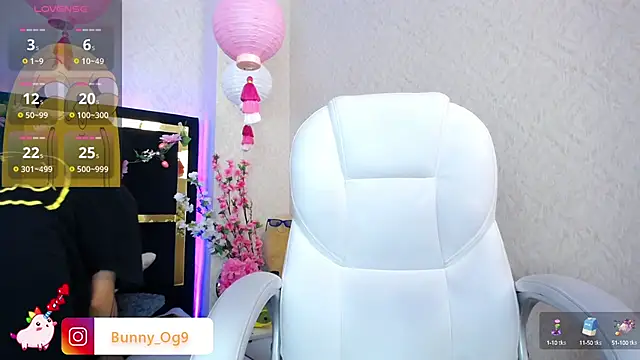 Snapshot of Bunny_O chatting on March 22, 2:37 am Bunny O online show from March 22, 2:37 am