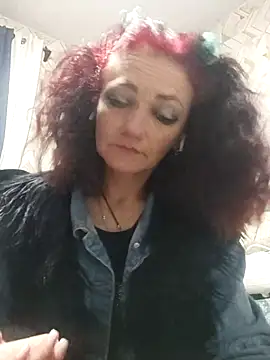 Snapshot of SweetLeila40 chatting on March 27, 12:27 am SweetLeila40 online show from March 27, 12:27 am