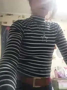 Snapshot of SweetLeila40 chatting on April 7, 6:19 pm SweetLeila40 online show from April 7, 6:19 pm