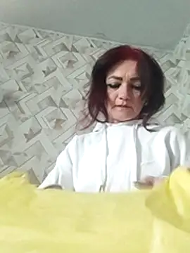 Snapshot of SweetLeila40 chatting on April 21, 3:17 pm SweetLeila40 online show from April 21, 3:17 pm