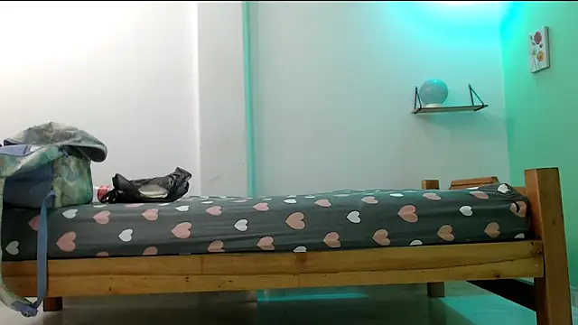 evaleribigtits18 online show from March 20, 1:54 am