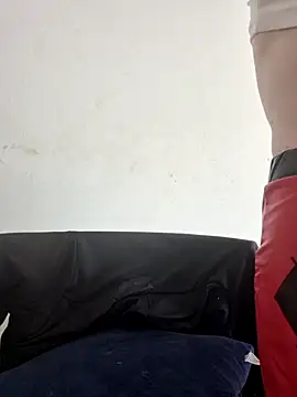 Snapshot of Doudoulecoquin chatting on July 1, 11:34 am Doudoulecoquin online show from July 1, 11:34 am