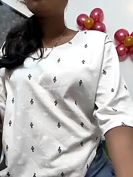 yhona darling online show from May 19, 7:53 pm