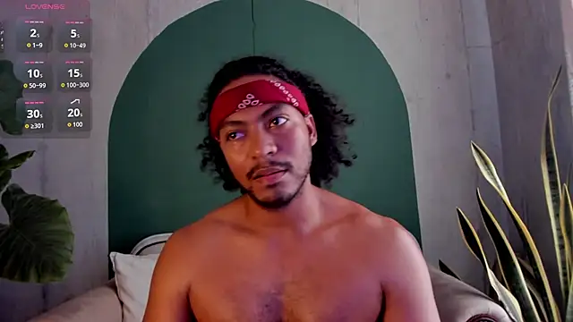 noah jones   online show from December 4, 5:43 pm