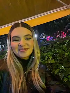 Snapshot of Odett_ chatting on January 26, 4:20 am Odett online show from January 26, 4:20 am