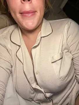 lilylush24 online show from January 15, 10:35 pm