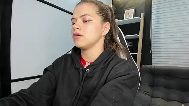 PaigeJayden online show from February 19, 2:12 am