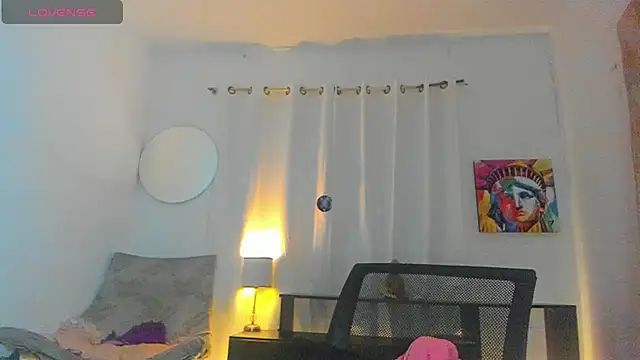 Snapshot of Sophie_sweett19 chatting on July 18, 2:16 am Sophie sweett19 online show from July 18, 2:16 am