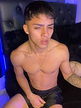 James1lee  online show from January 15, 3:43 am