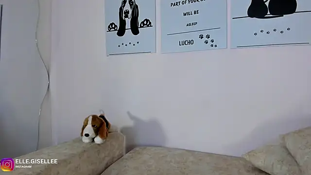 ElleGisellee online show from February 25, 1:17 pm