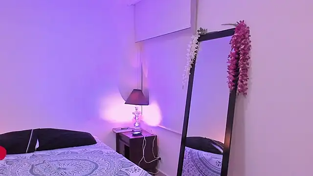 sofiarouge online show from January 21, 2:11 am