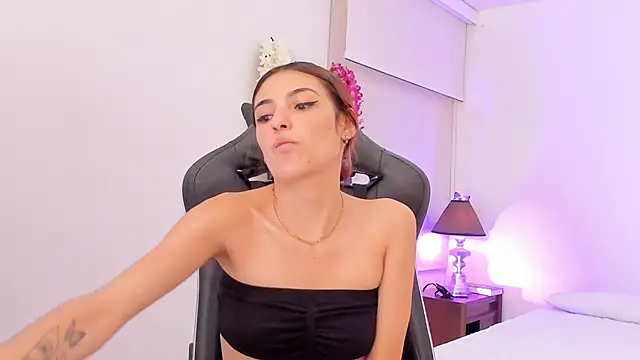 sofiarouge online show from February 20, 8:03 pm