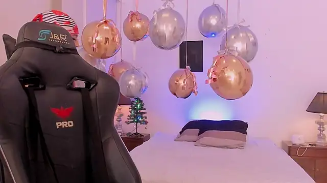 sofiarouge online show from December 22, 7:44 pm