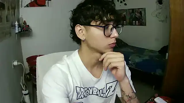 Dillom420 online show from December 19, 5:03 am